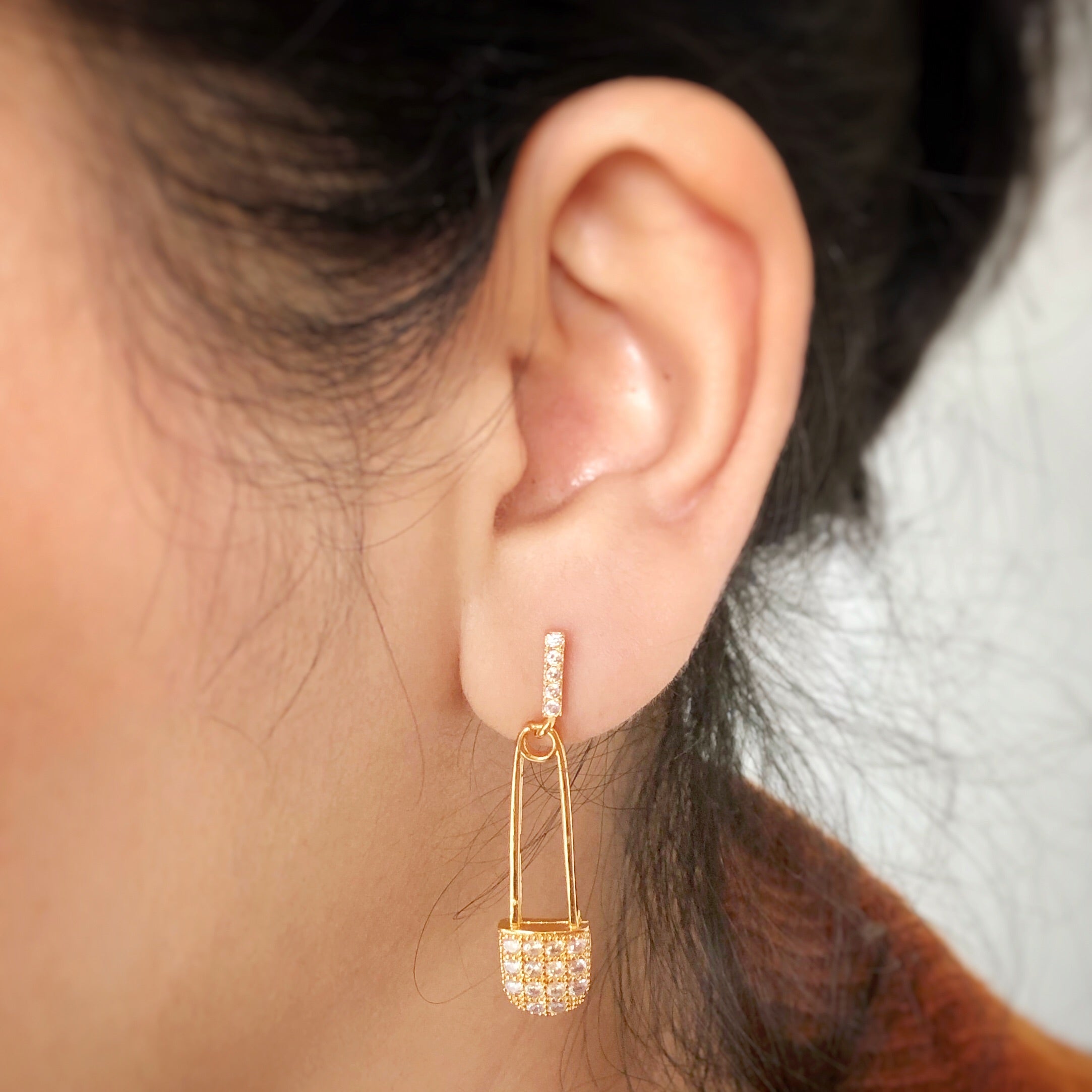 Apm safety hot sale pin earring